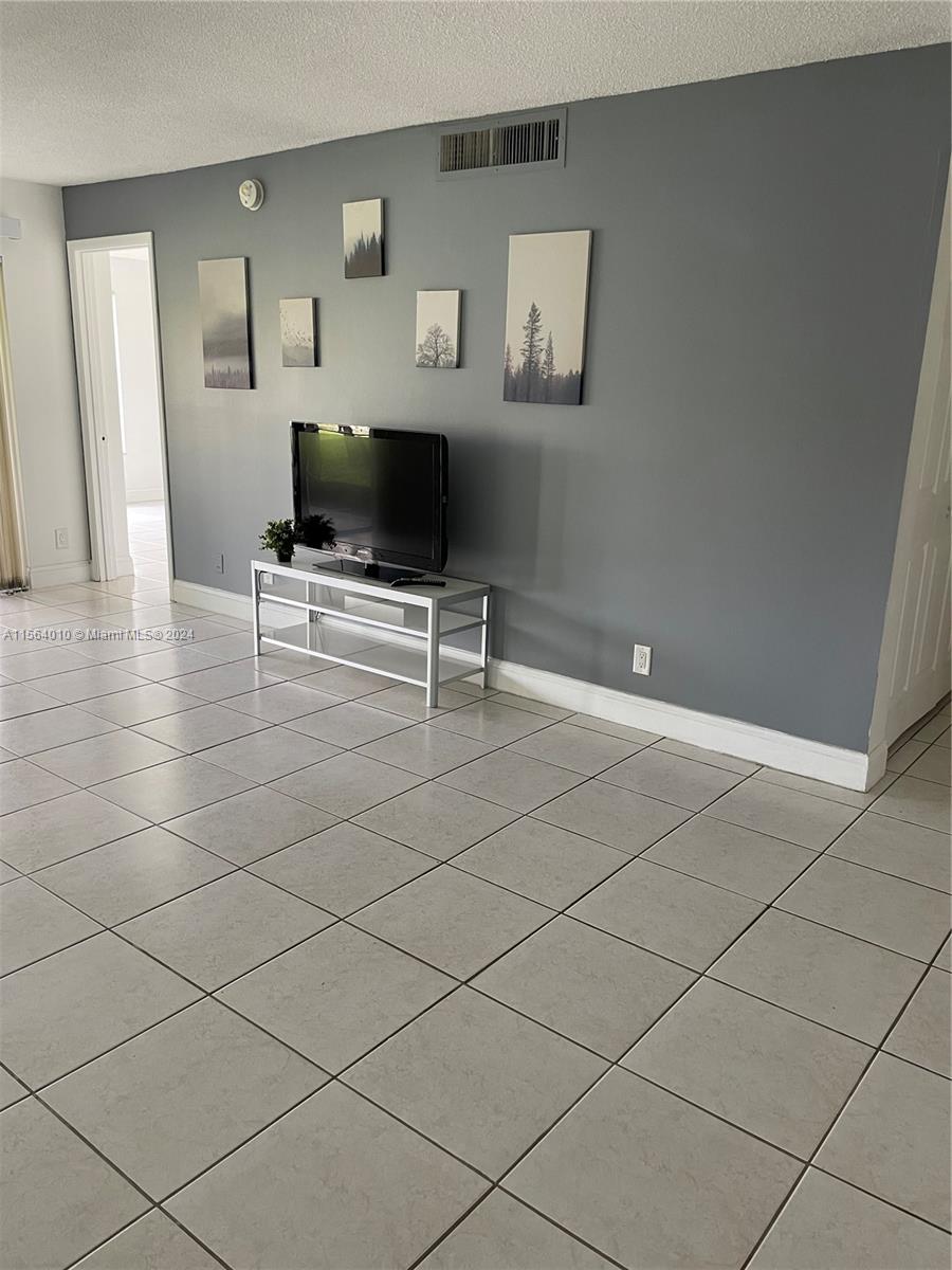 CYPRESS BEND I-A CONDO - Residential