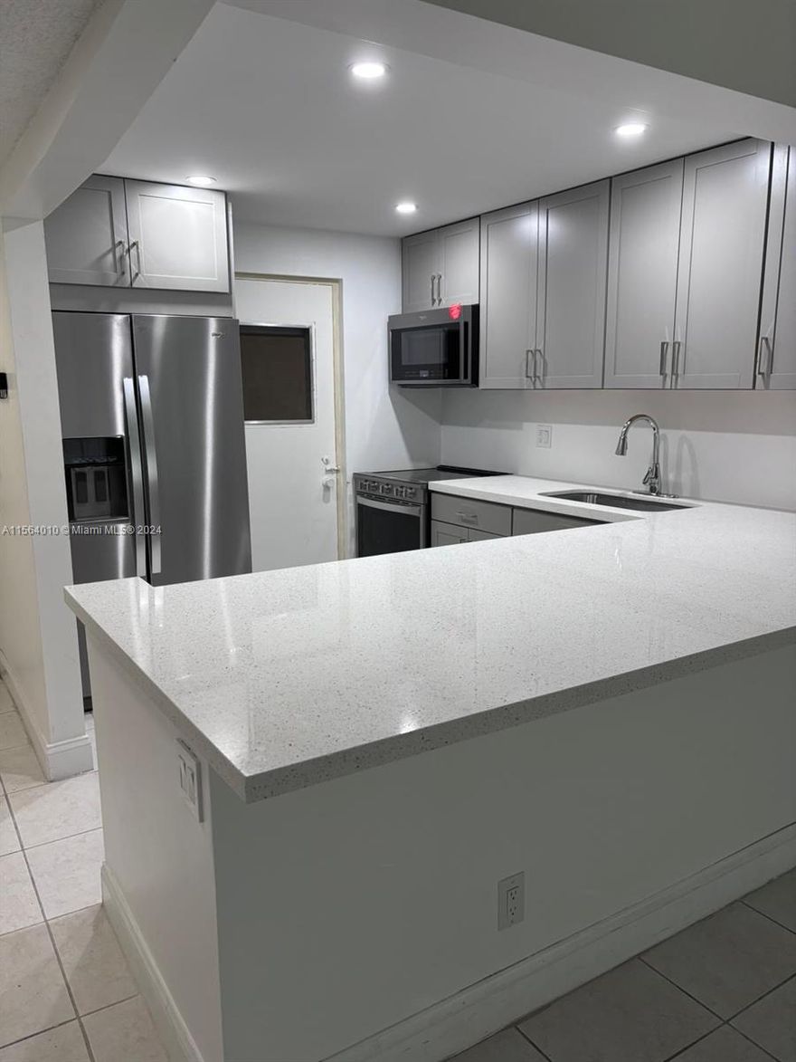 This beautiful lake view, corner apartment in Pompano Beach is the ideal spot for those looking to enjoy the best of South Florida living! With 2 bedrooms and 2 bathrooms, this updated unit offers ample space, modern finishes, and a fantastic location just minutes from the beach.