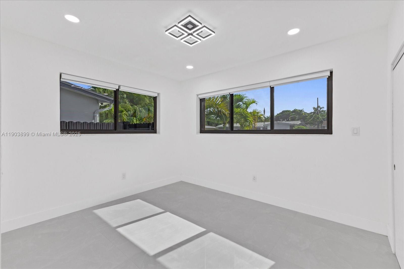 GREYKNOLL ESTATES - Residential Lease