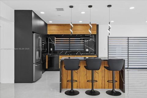 19511 NE 18th Pl 0 Miami FL 33179