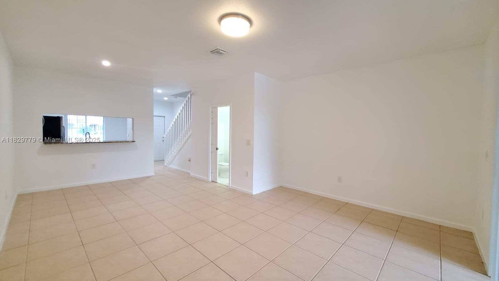 8222 SW 27th St 103