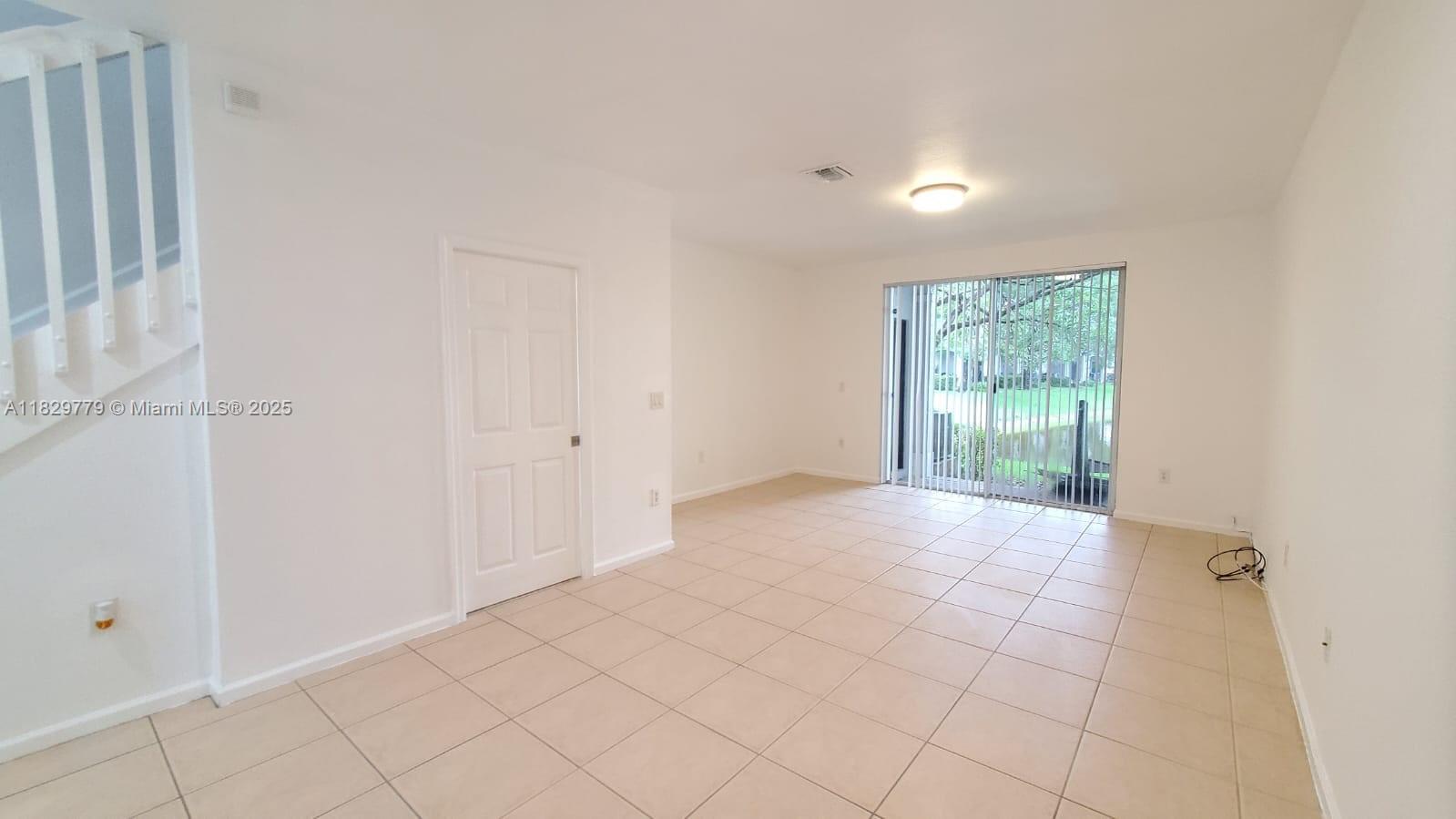 8222 SW 27th St 103