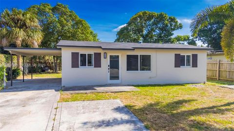 Tiny photo for 311 NW 12th Ave, Delray Beach, FL 33444 (MLS # A12007388)