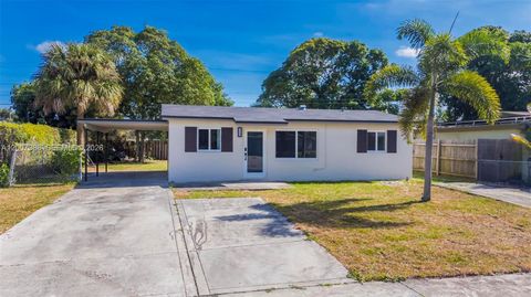 Tiny photo for 311 NW 12th Ave, Delray Beach, FL 33444 (MLS # A12007388)