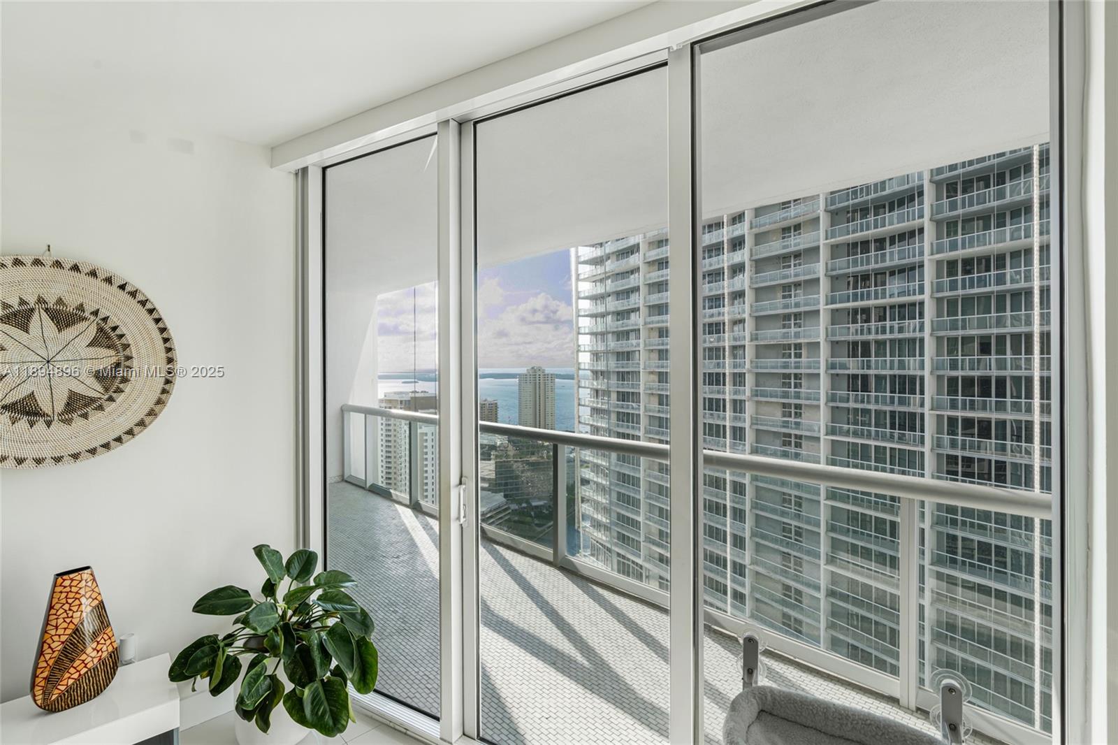 ICONBRICKELL CONDO NO 1 - Residential