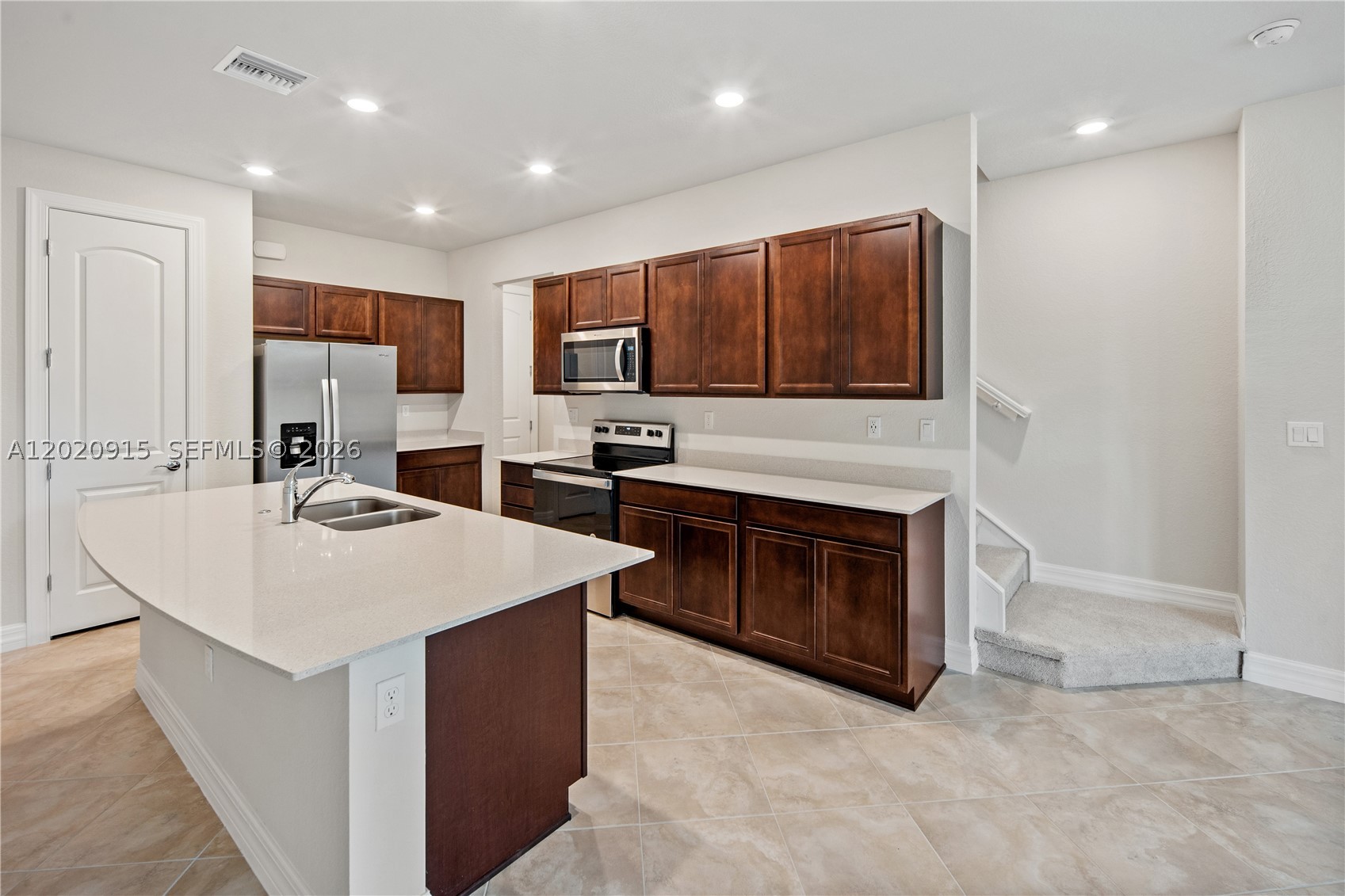 4488 E Appleton Cir E