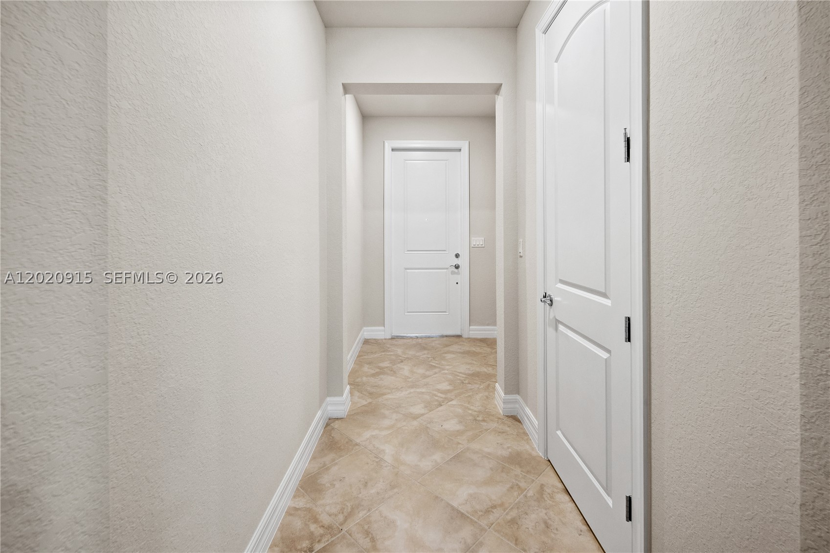 4488 E Appleton Cir E