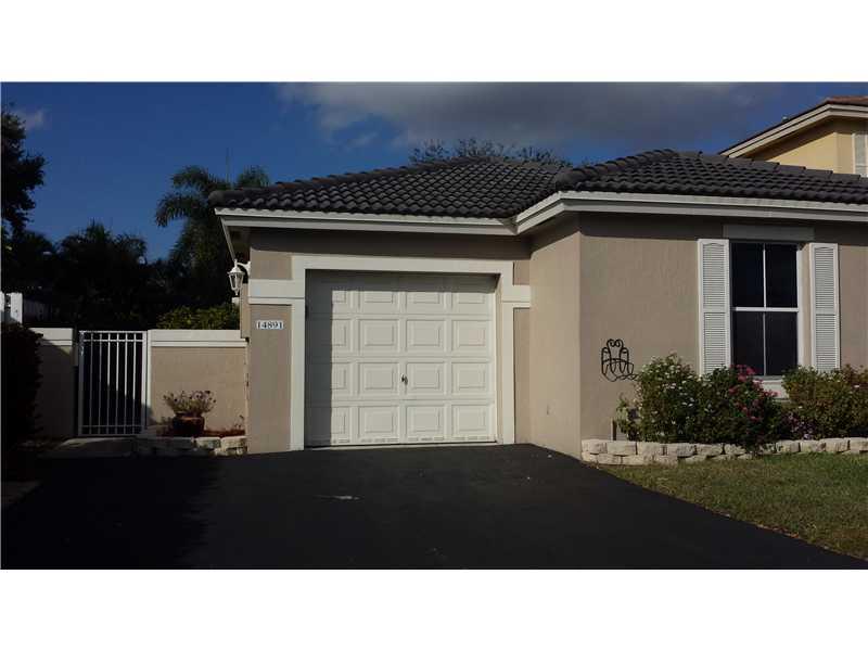 CHARMING AND QUAINT ALL ROLLED UP IN ONE!!! BRAND NEW KITCHEN, GRANITE COUNTERS W/S/S APPLIANCES NEW A/C, NEW PLANTATION SHUTTERS, TILE THRU-OUT SOCIAL AREAS, WOOD FLOORS IN AL BEDROOMS, KNOCKDOWN WALLS AND CEILINGS. FRESHLY PAINTED INSIDE AND OUT W/GREAT YARD SPACE! EXCELLENT location W/TOP RATED SCHOOLS FOR ALL AGES!