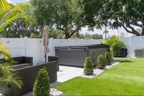 31 E Bentwater Cir Boynton Beach FL 33426