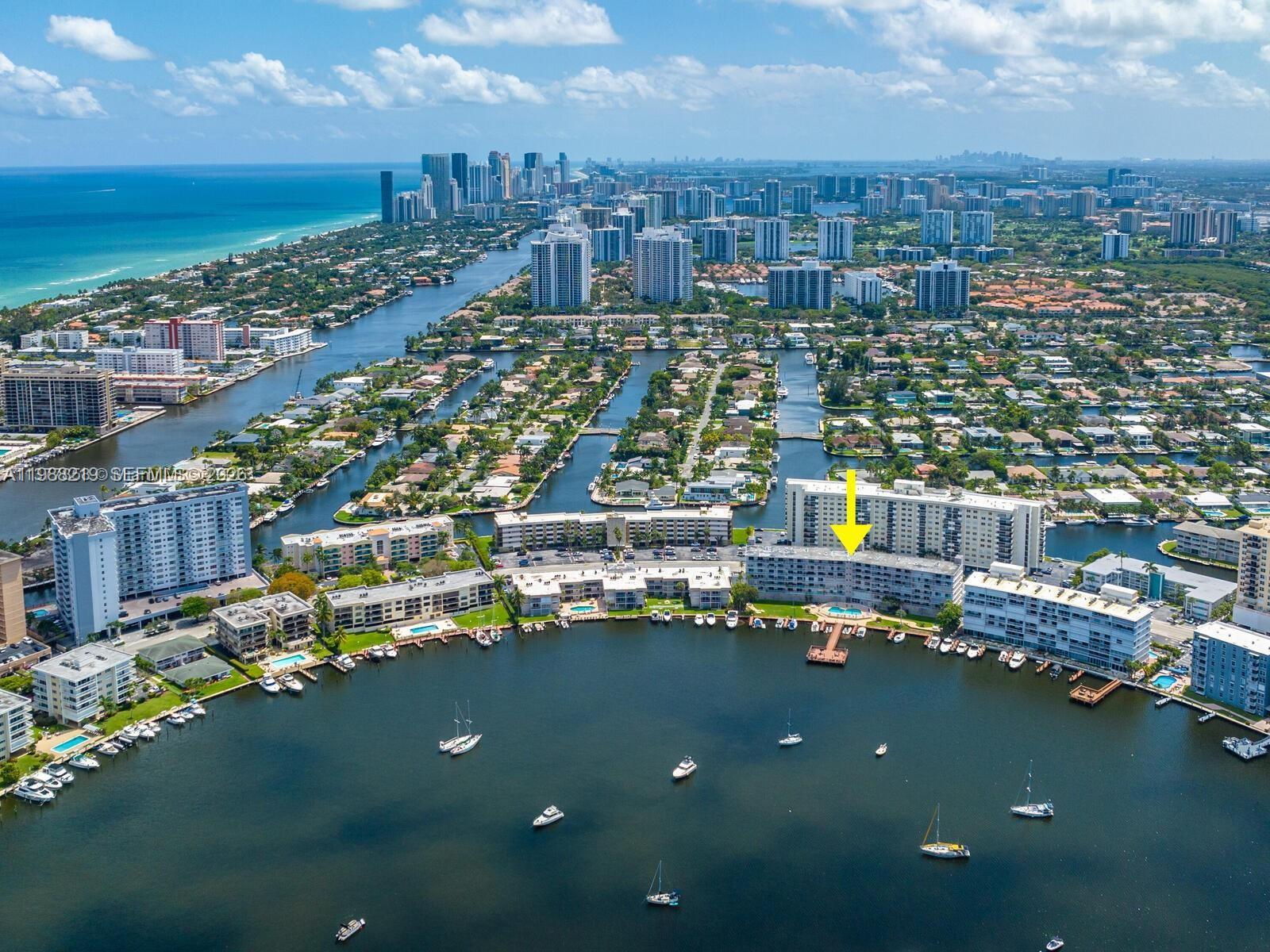 400 Golden Isles Dr 10