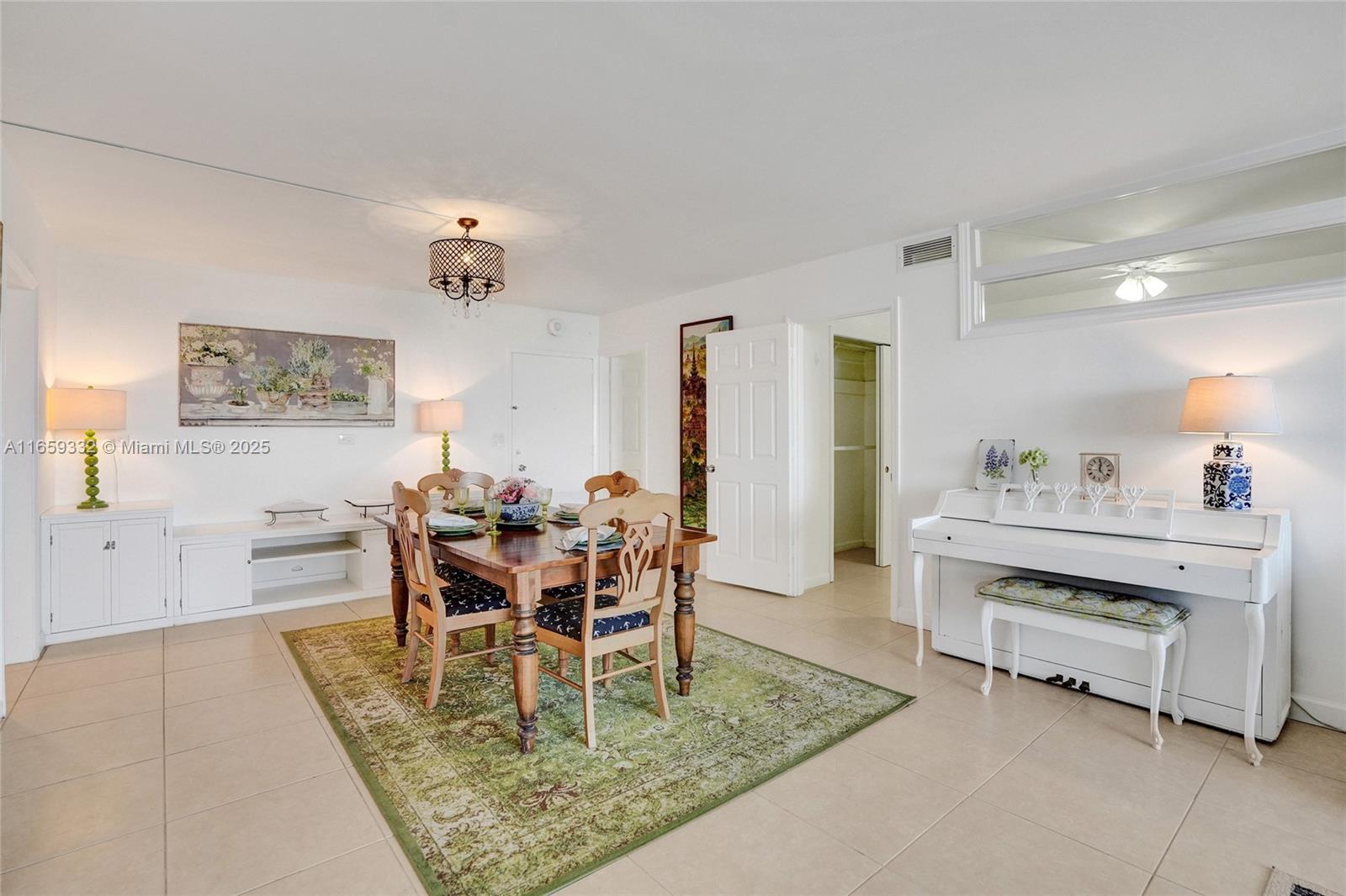 THE CARRIAGE CLUB NORTH C - Residential Lease