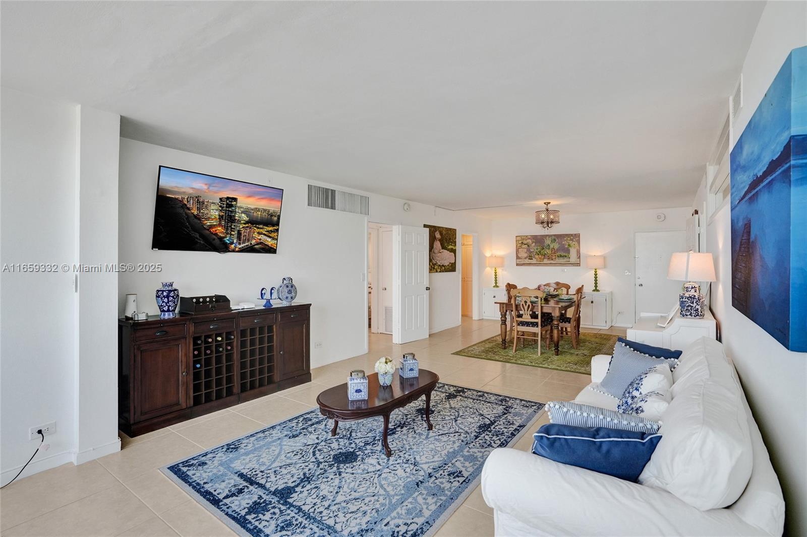 THE CARRIAGE CLUB NORTH C - Residential Lease