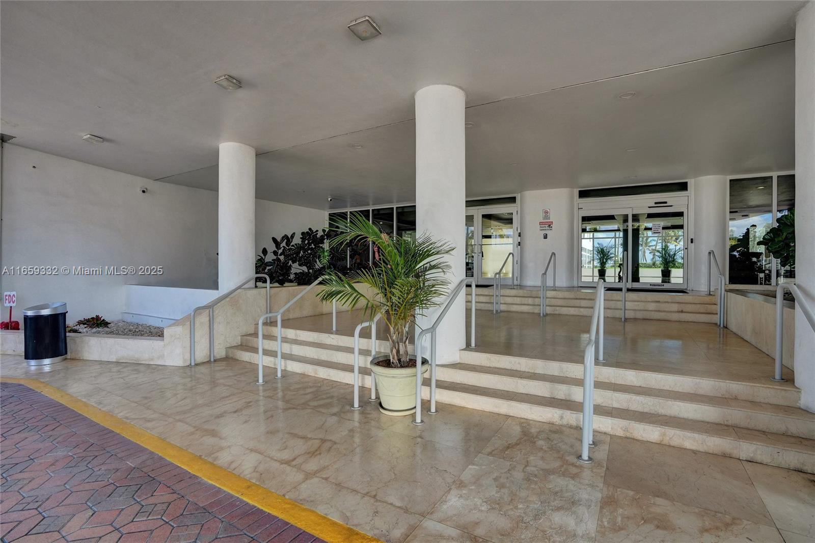 THE CARRIAGE CLUB NORTH C - Residential Lease
