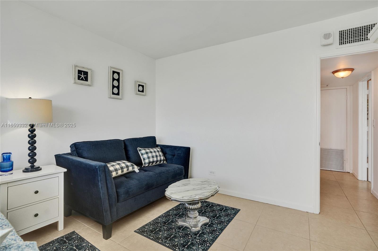 THE CARRIAGE CLUB NORTH C - Residential Lease