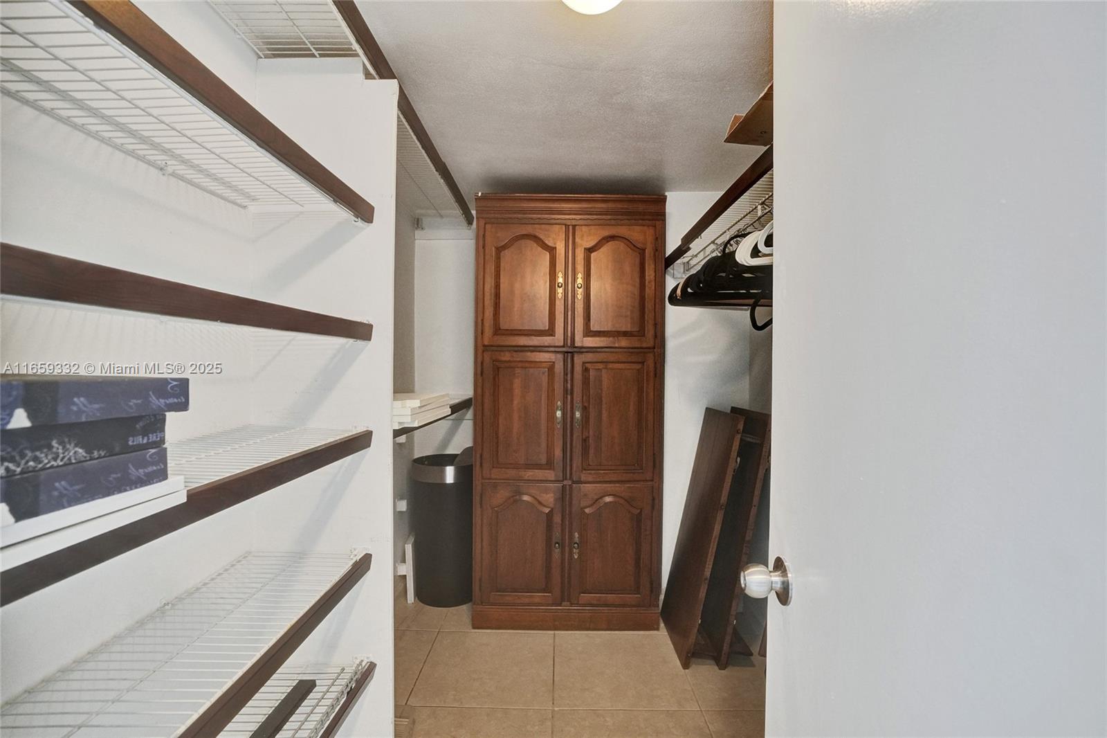 THE CARRIAGE CLUB NORTH C - Residential Lease