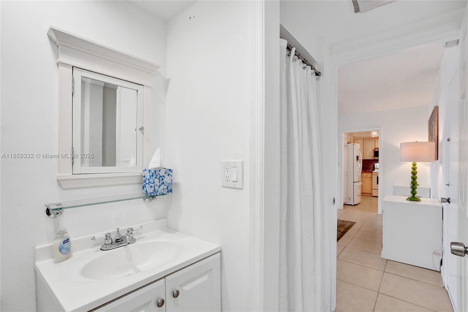 THE CARRIAGE CLUB NORTH C - Residential Lease
