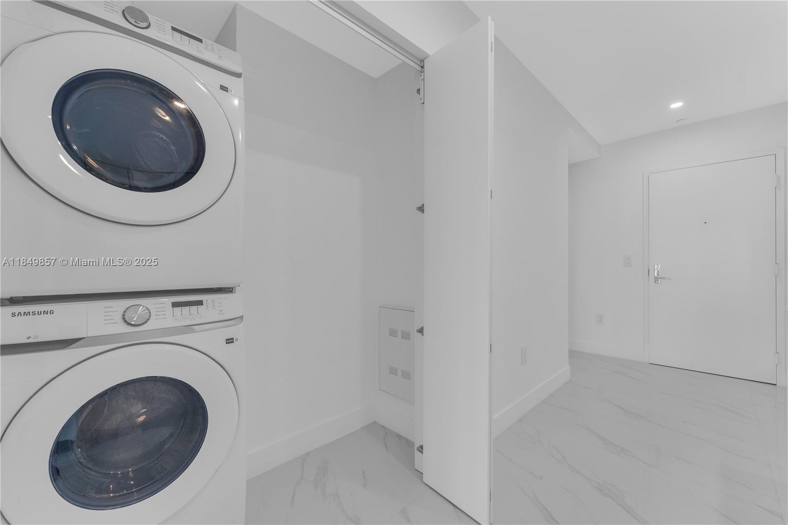 ARIA RESERVE SOUTH - Residential