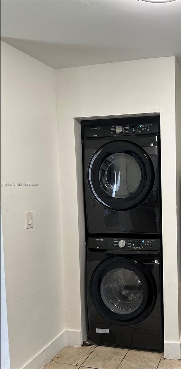 SUMMER LAKE - Residential