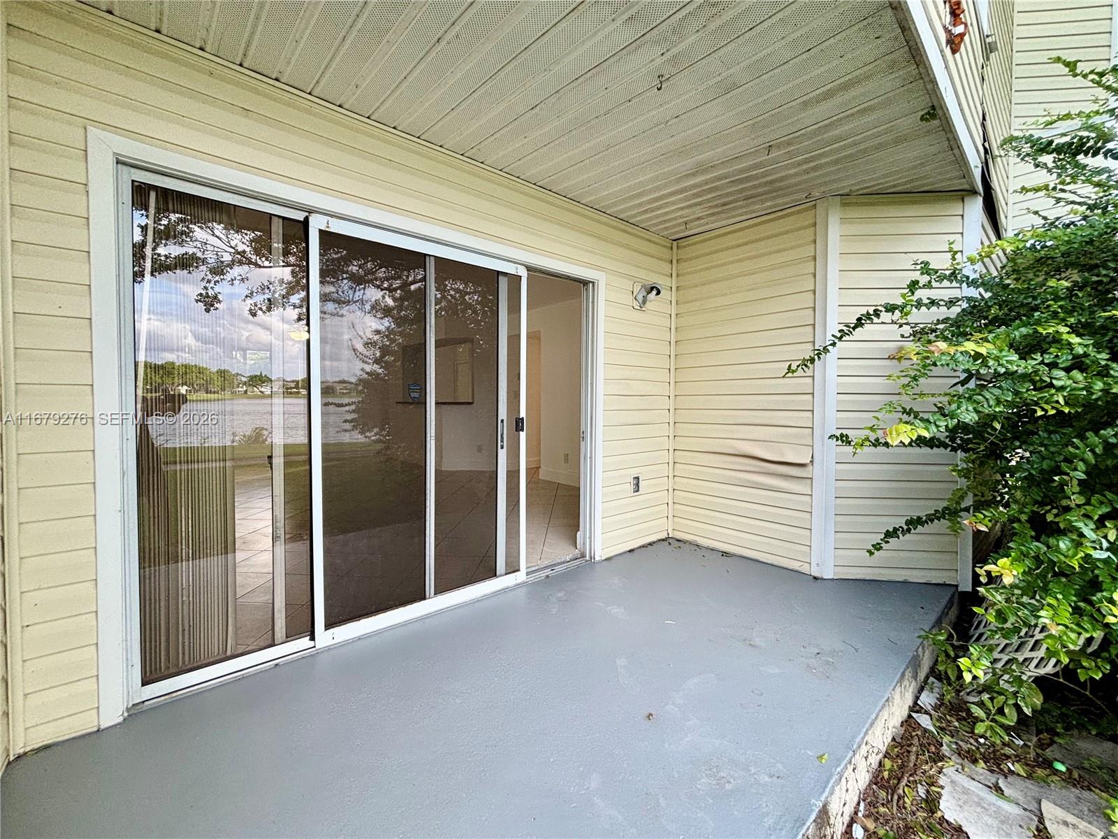 SUMMER LAKE - Residential