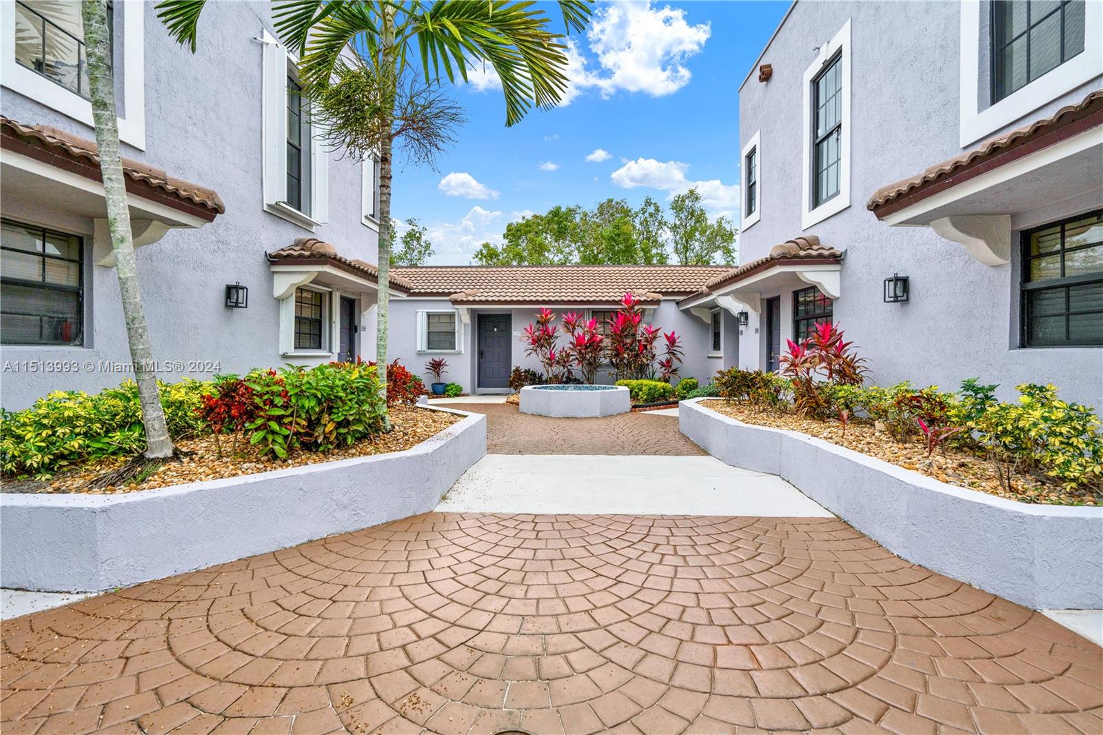 PEMBROKE LAKES SECTION EI - Residential