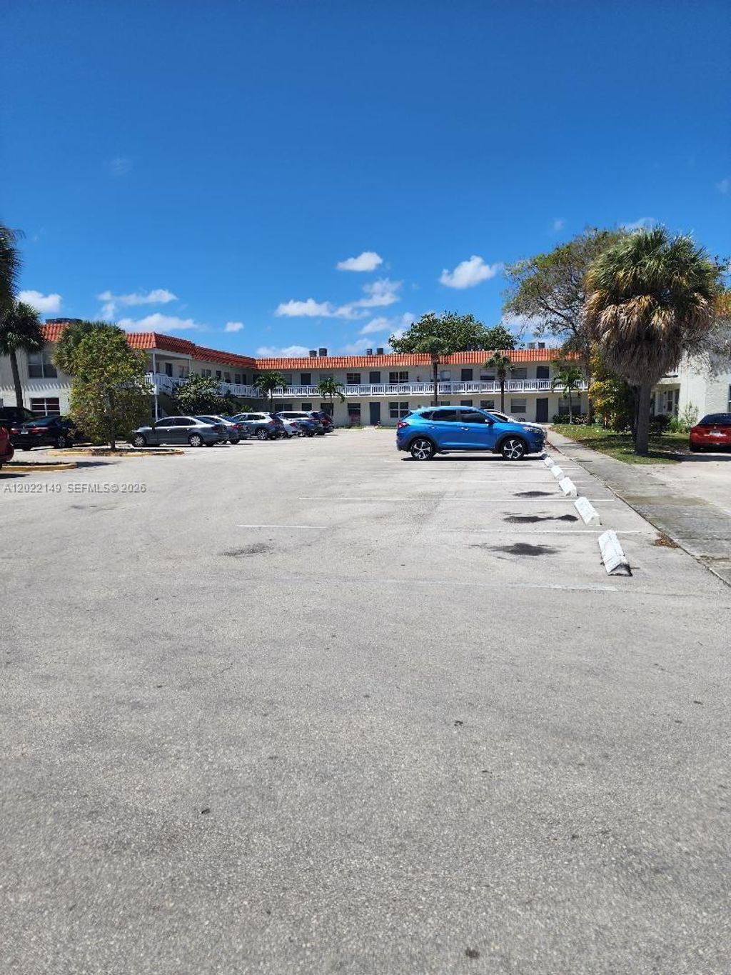 Photo of 1331 S Dixie Hwy #316, Deerfield Beach, FL 33441 (MLS # A12022149)