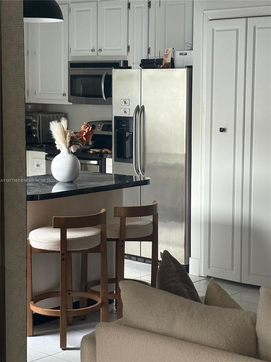 WESTWIND LAKES GARDEN HOM - Residential