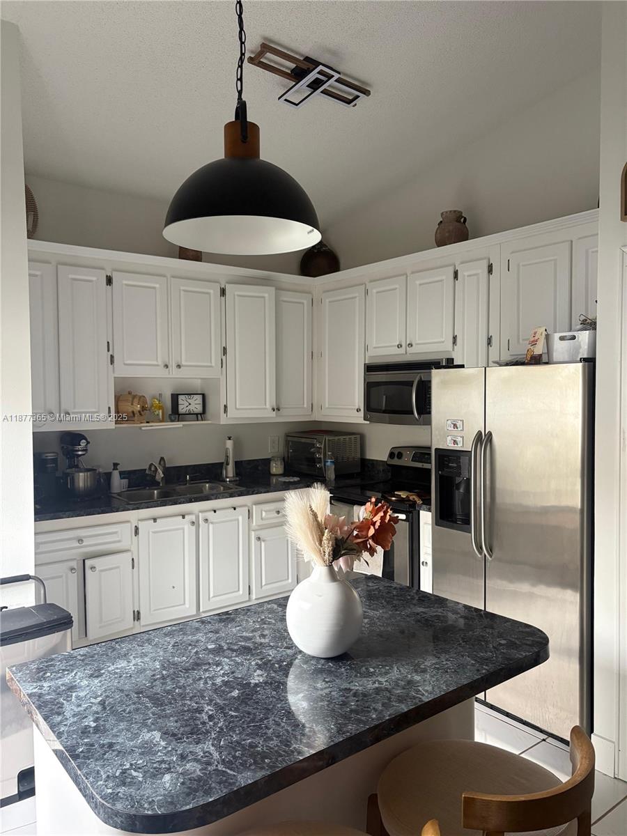 WESTWIND LAKES GARDEN HOM - Residential