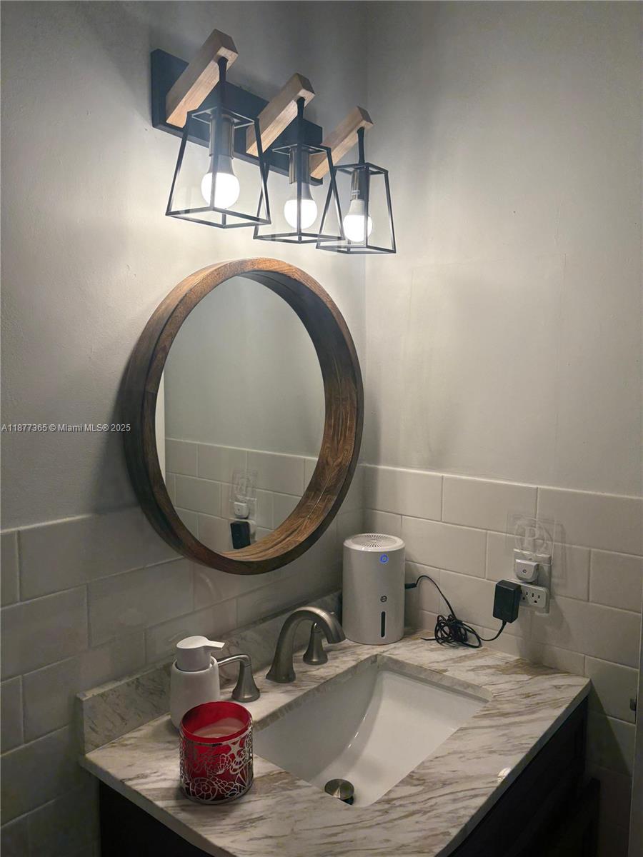 WESTWIND LAKES GARDEN HOM - Residential