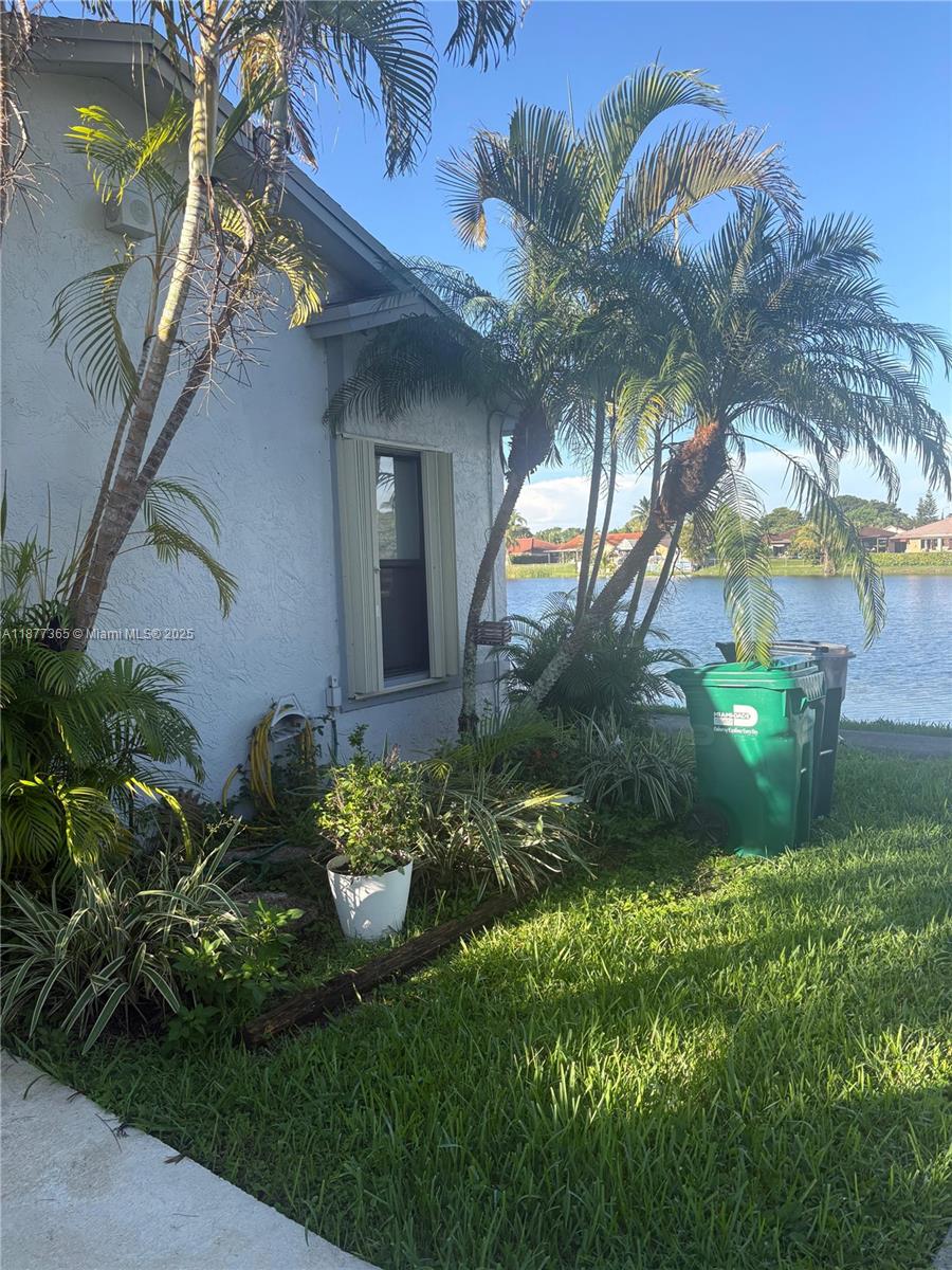 WESTWIND LAKES GARDEN HOM - Residential