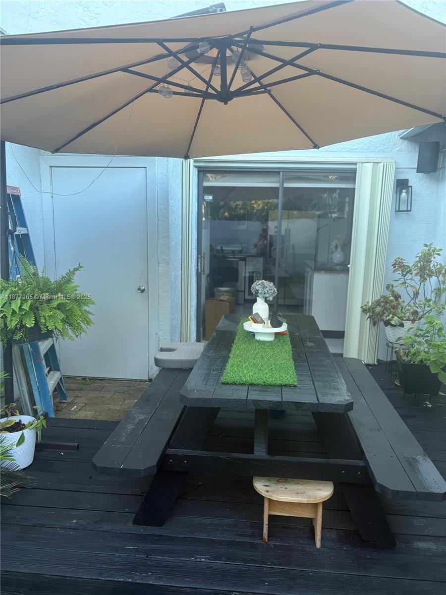 WESTWIND LAKES GARDEN HOM - Residential