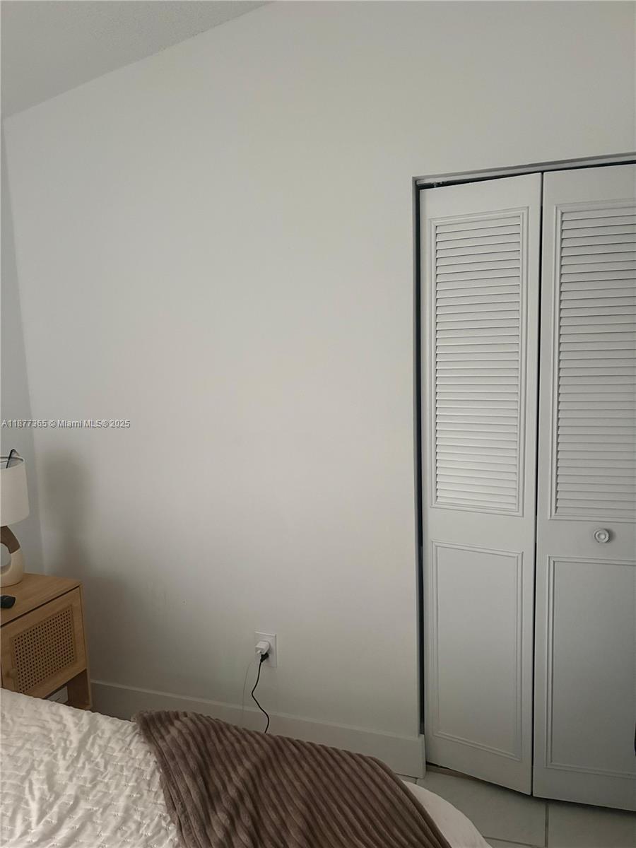 WESTWIND LAKES GARDEN HOM - Residential