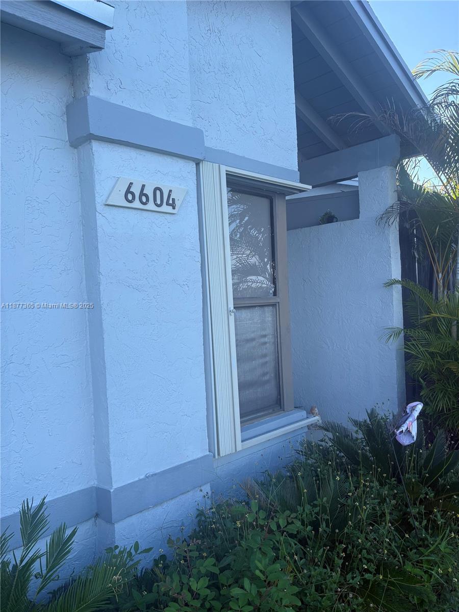 WESTWIND LAKES GARDEN HOM - Residential