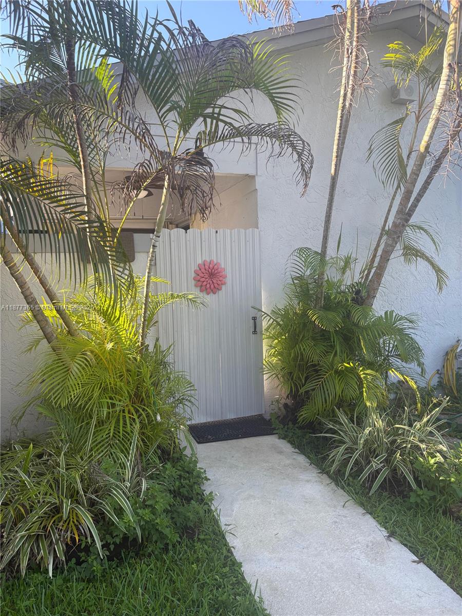 WESTWIND LAKES GARDEN HOM - Residential