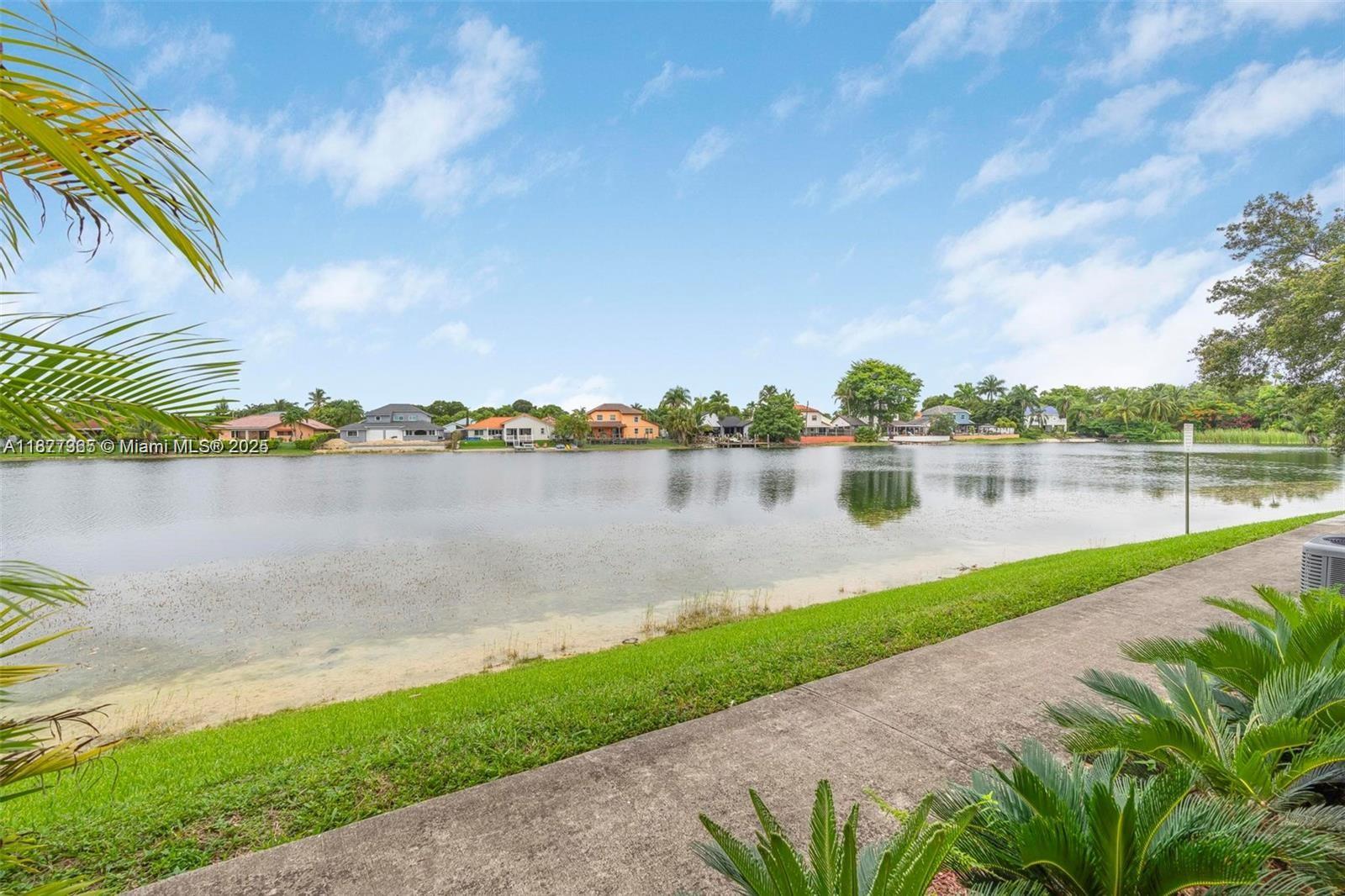 WESTWIND LAKES GARDEN HOM - Residential