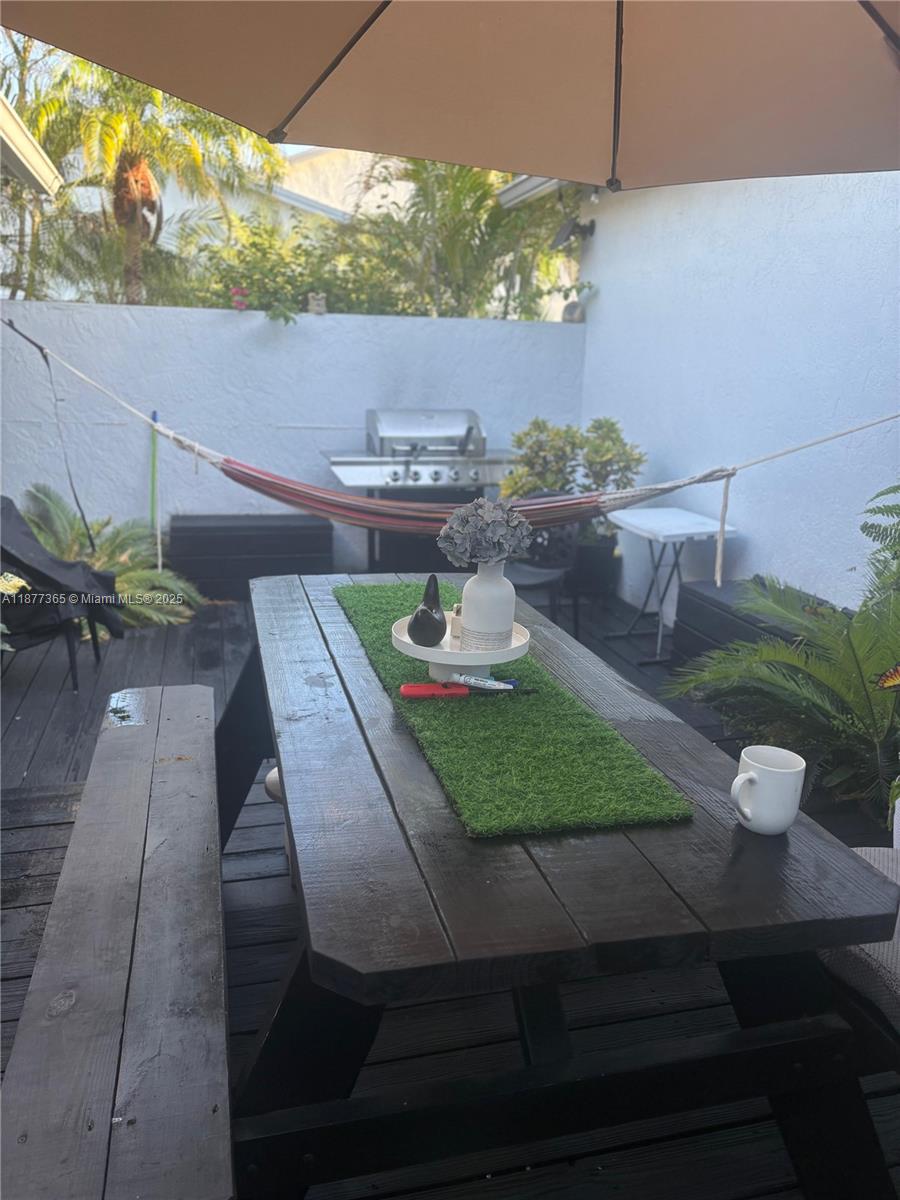 WESTWIND LAKES GARDEN HOM - Residential