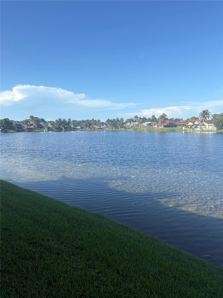 WESTWIND LAKES GARDEN HOM - Residential