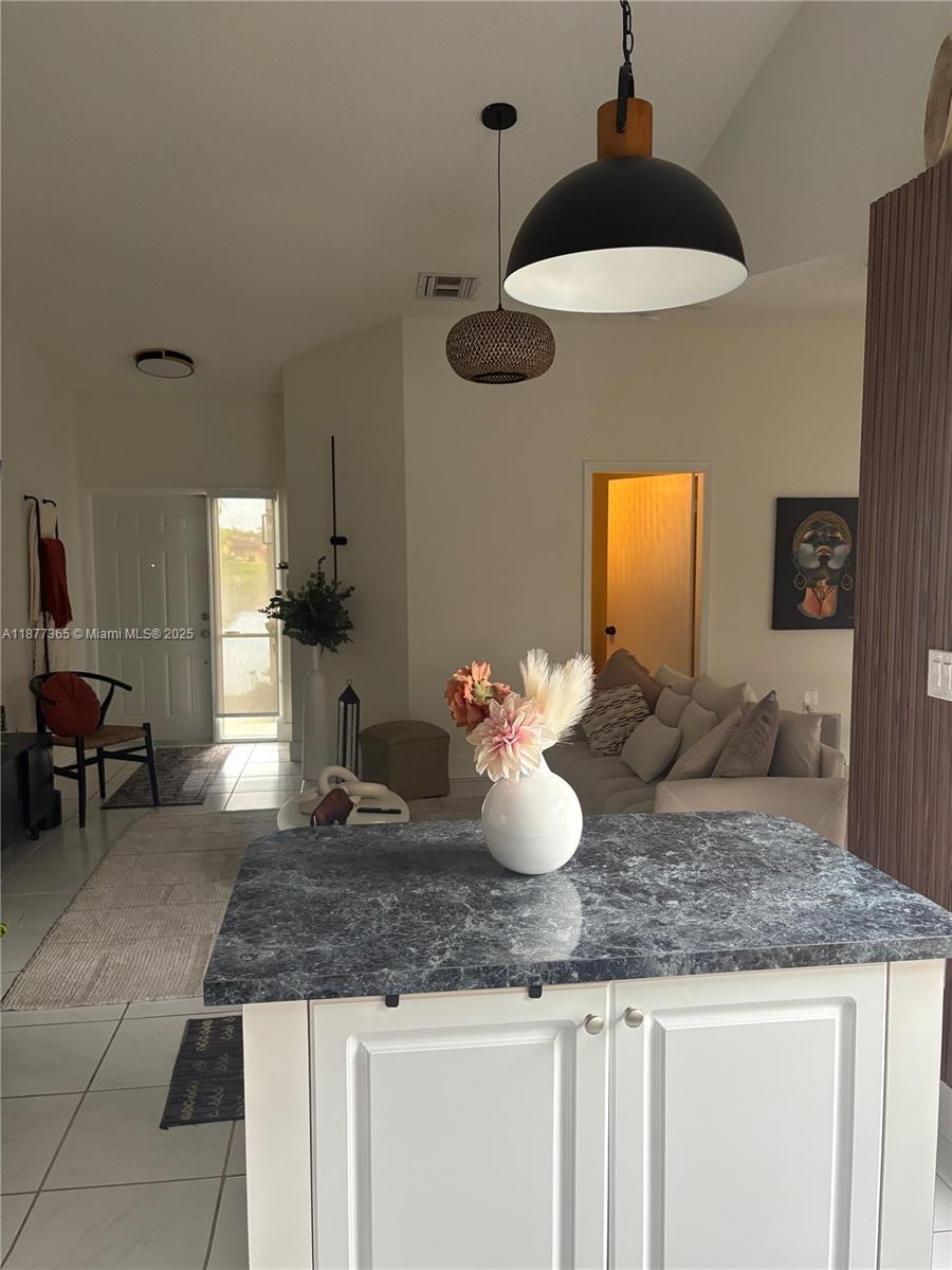 WESTWIND LAKES GARDEN HOM - Residential