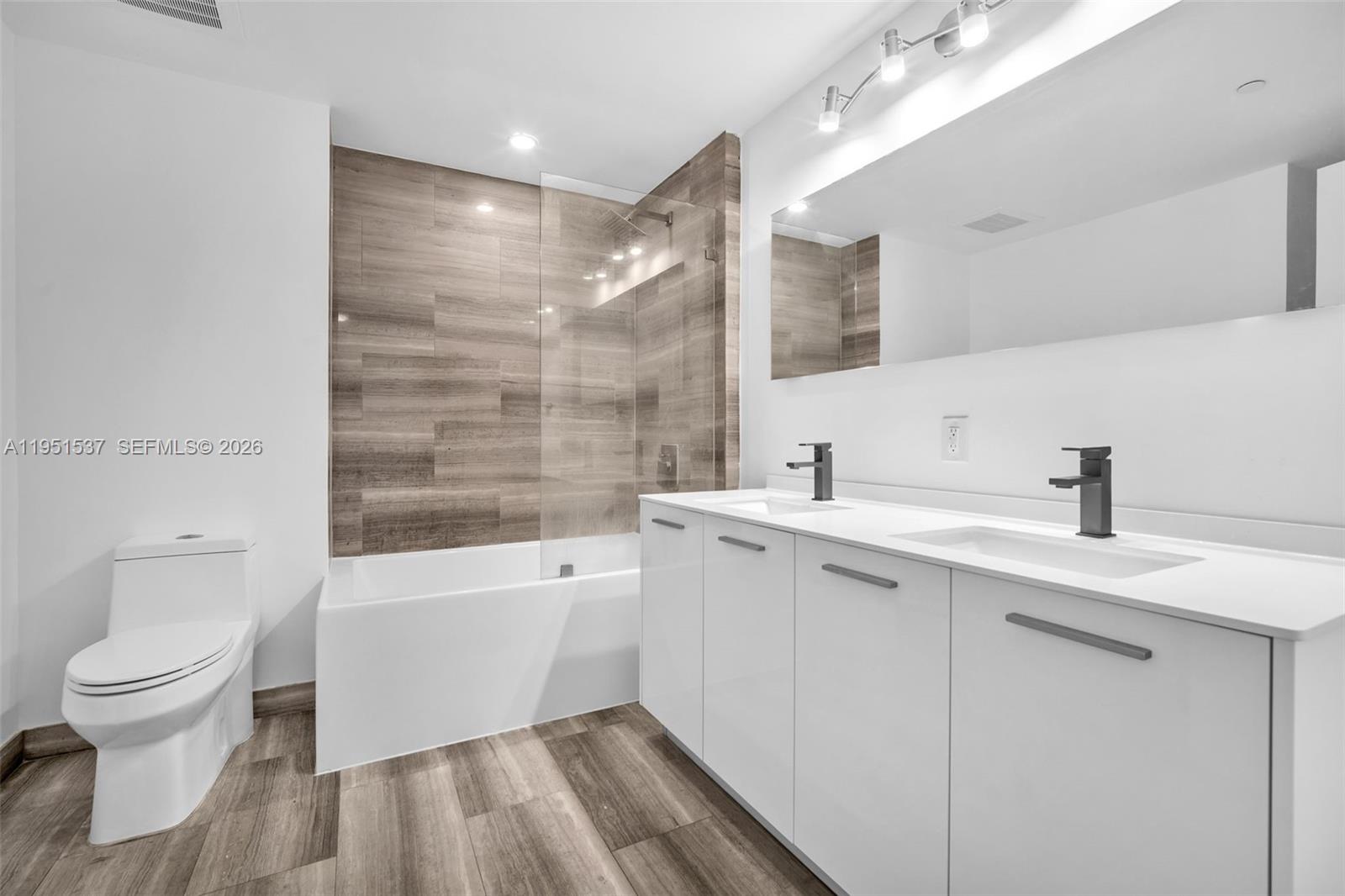 BRICKELLHOUSE CONDO - Residential