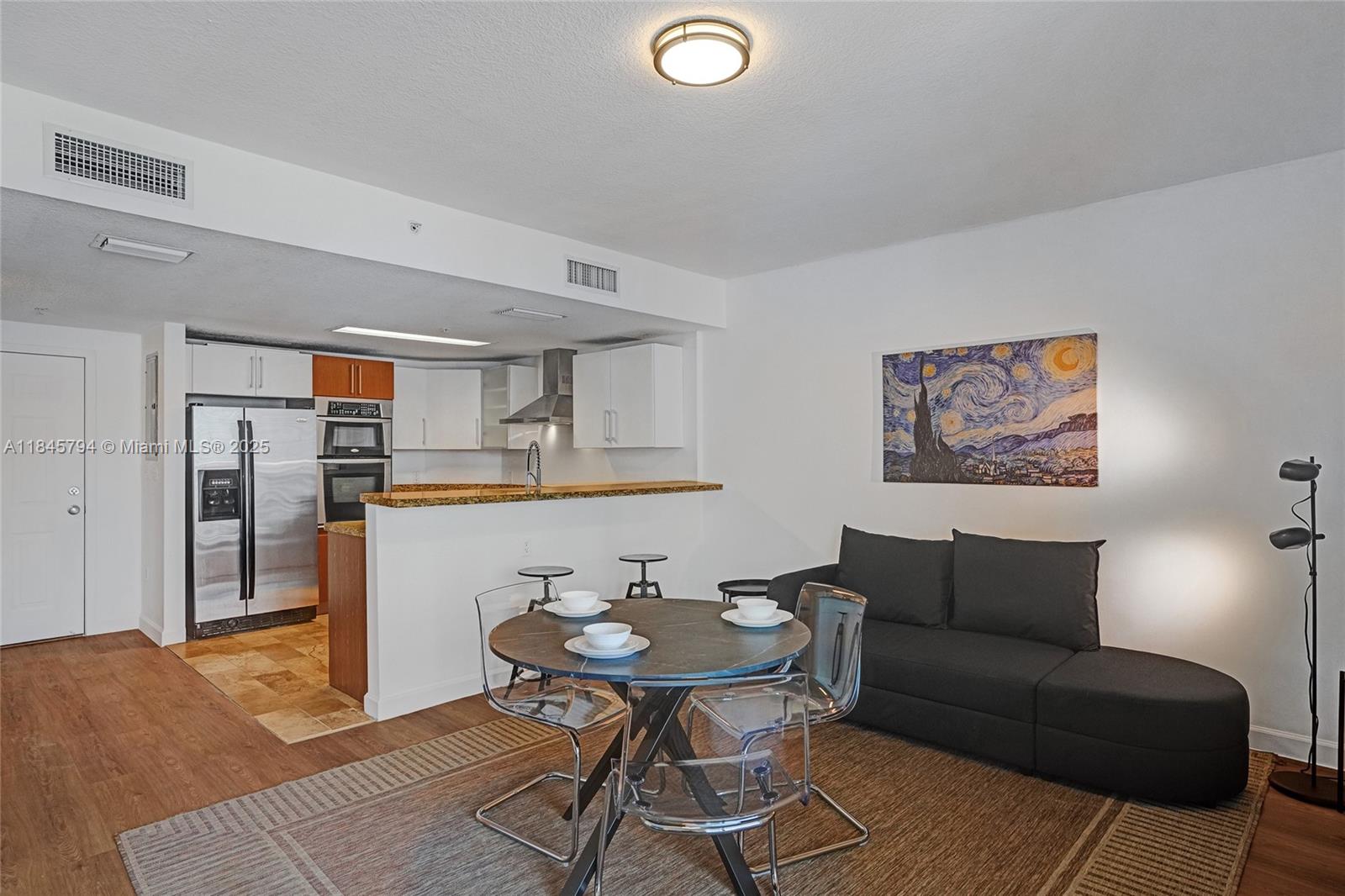170 SE 14th St 2806