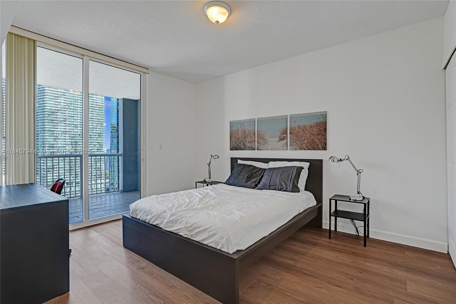 170 SE 14th St 2806