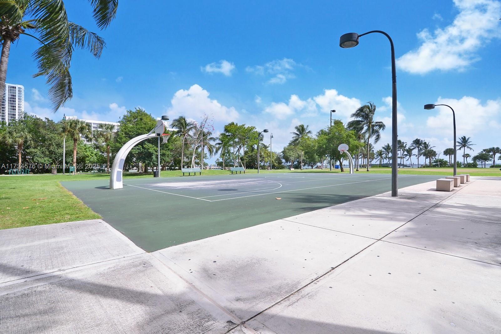 PARAMOUNT BAY CONDO - Residential