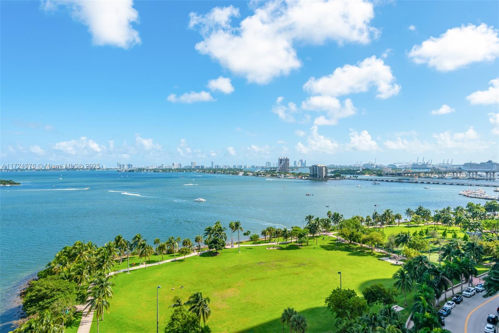 PARAMOUNT BAY CONDO - Residential