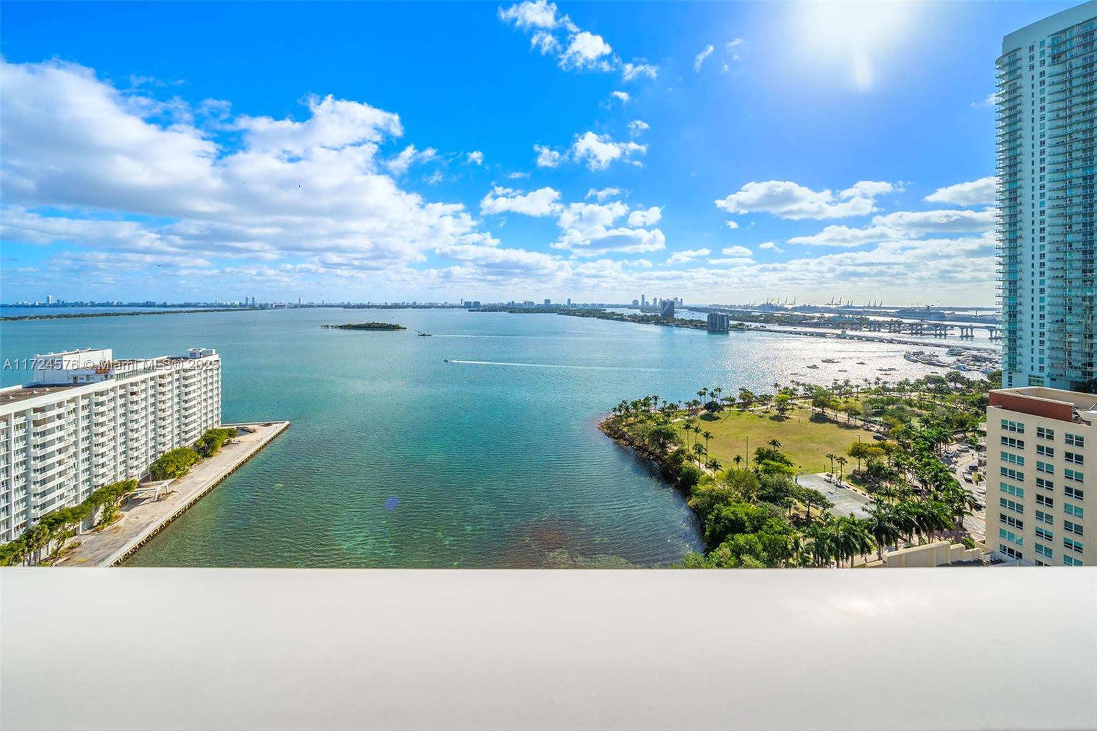 PARAMOUNT BAY CONDO - Residential