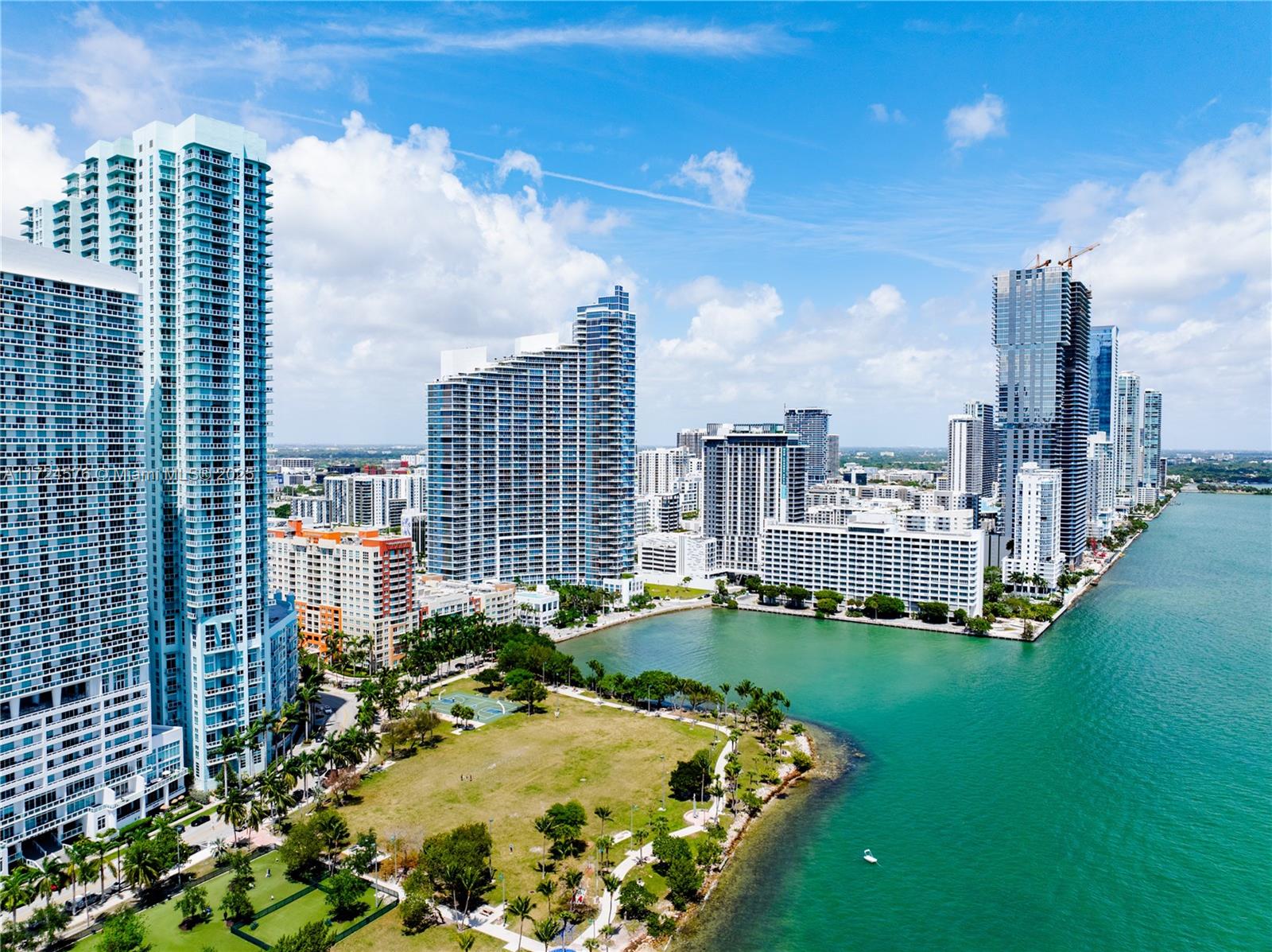 PARAMOUNT BAY CONDO - Residential