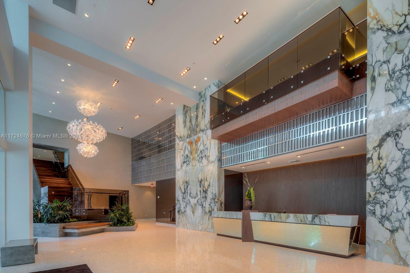 PARAMOUNT BAY CONDO - Residential