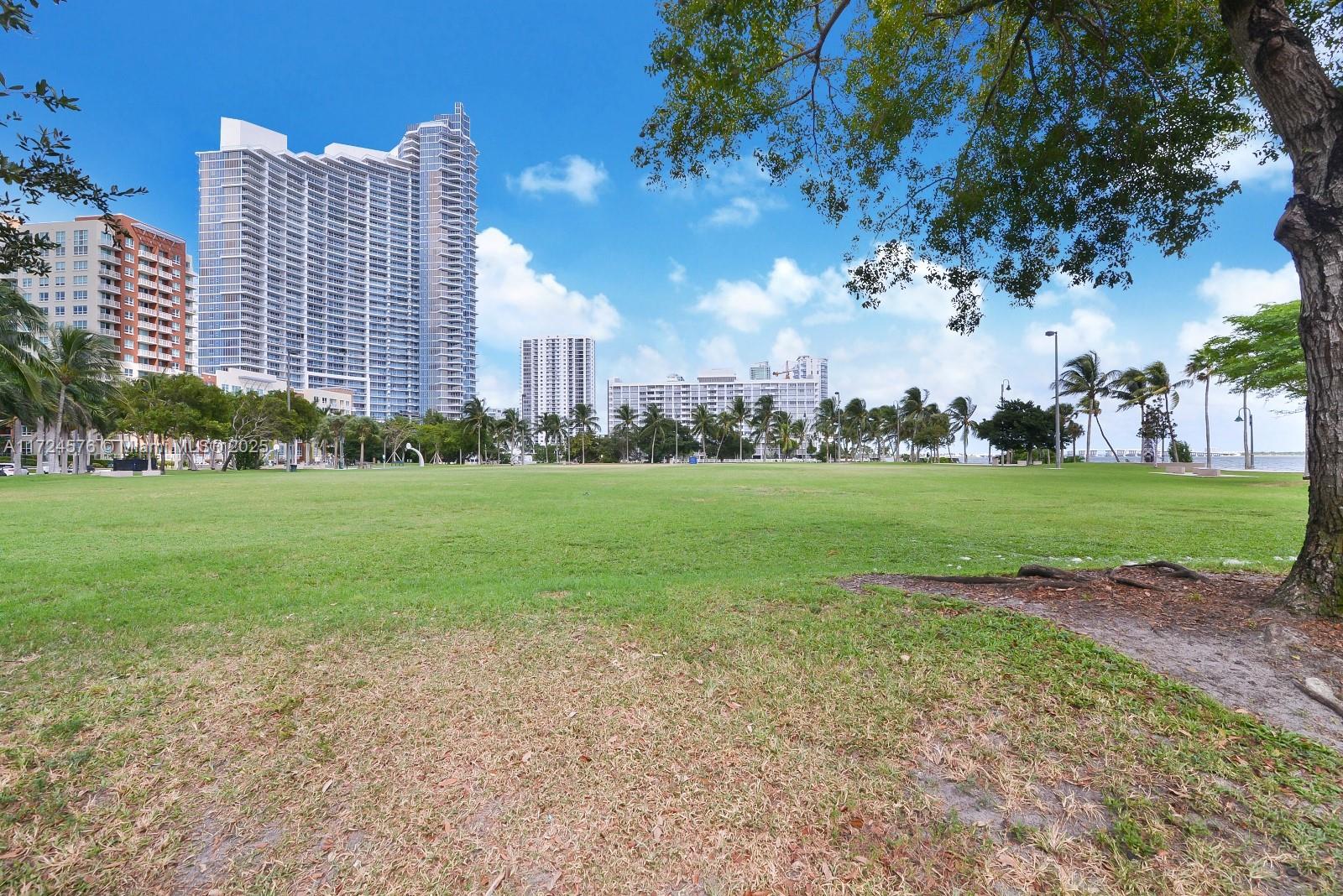 PARAMOUNT BAY CONDO - Residential