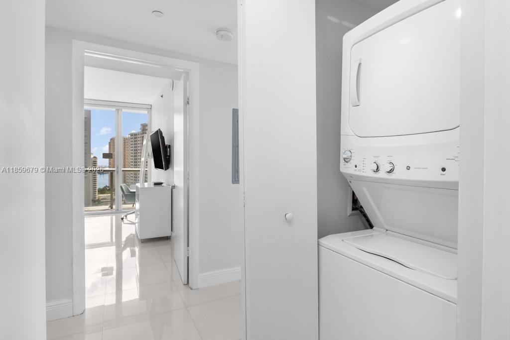 ICON BRICKELL CONDO NO 3 - Residential