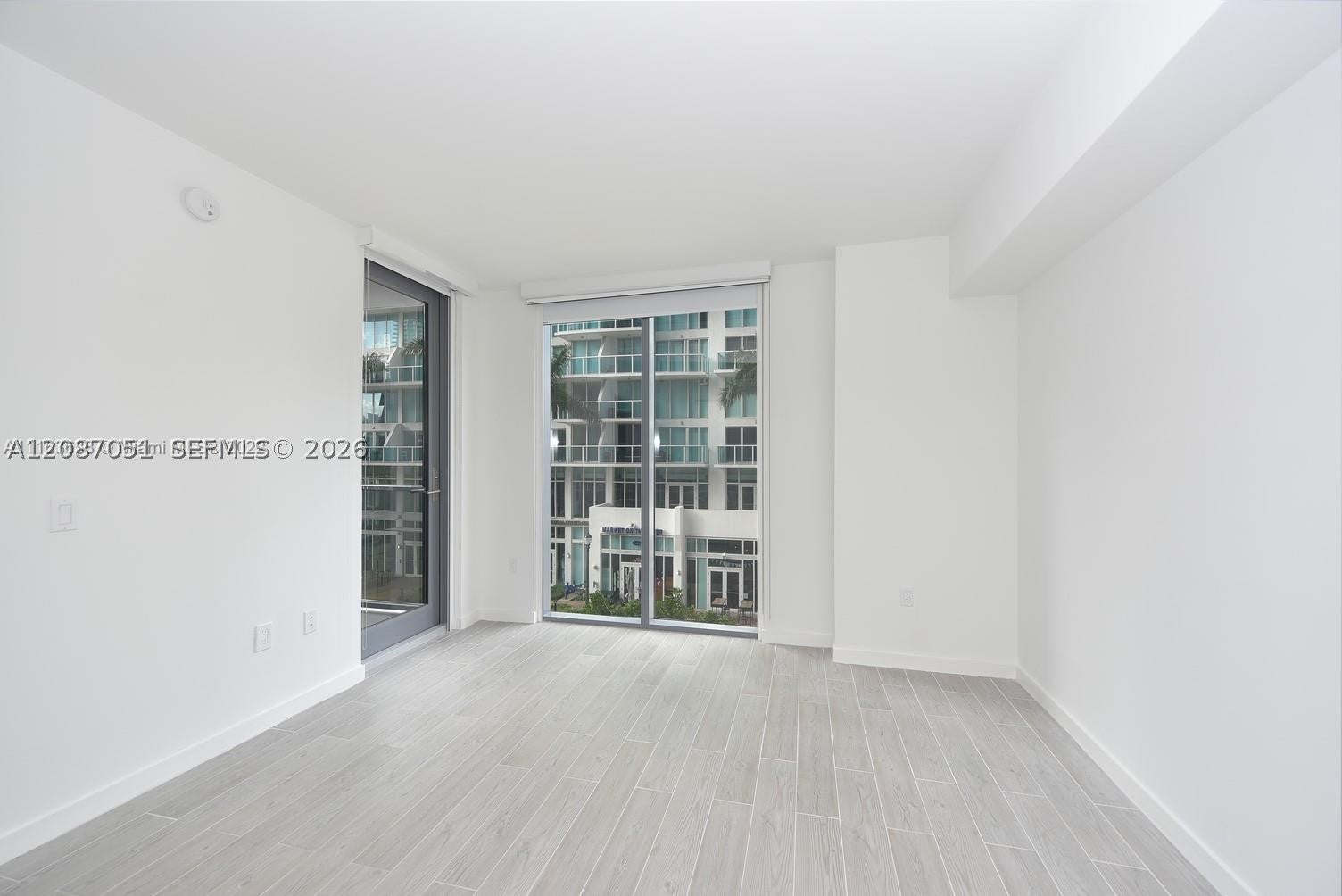 31 SE 6th St 406
