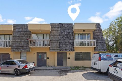 941 SW 20th Ct Delray Beach FL 33445