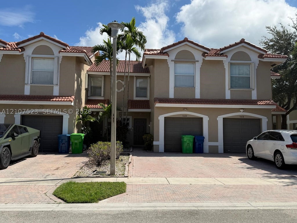 Photo of 5424 NW 90th Ave, Sunrise, FL 33351 (MLS # A12107523)